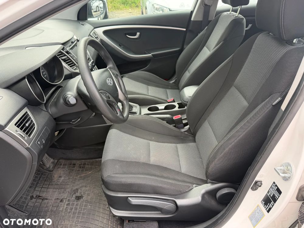 Hyundai i30 1.4 CRDi Classic + - 8