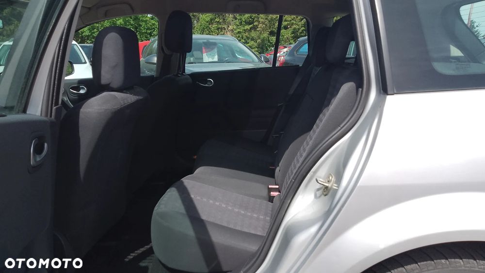 Renault Megane 1.6 Exception - 13