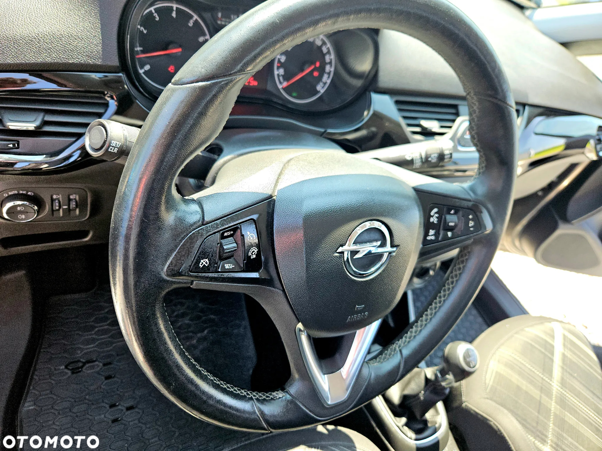 Opel Corsa 1.4 Color Edition S&S - 28