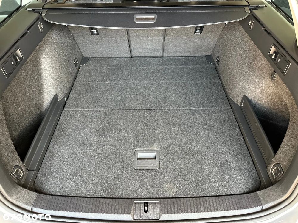 Volkswagen Passat 2.0 TDI Business DSG - 14