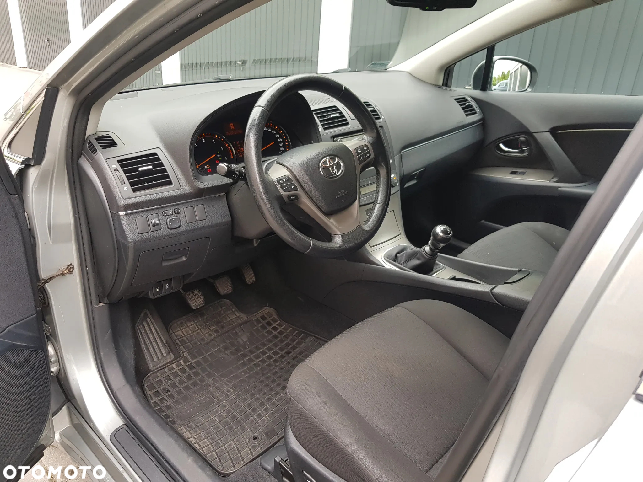 Toyota Avensis 2.0 D-4D Sol+NAVI - 14