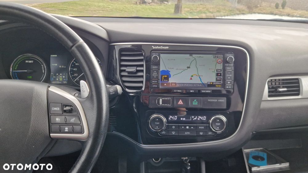 Mitsubishi Outlander 2.0 4WD Top - 23