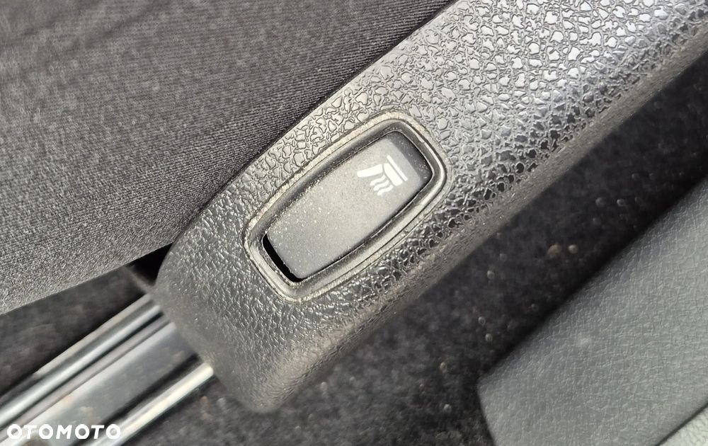 Dacia Lodgy 1.5 Blue dCi Stepway S&S EU6d - 28