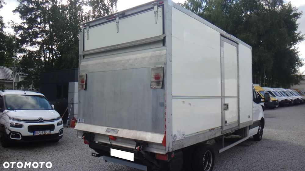 Mercedes-Benz Sprinter - 12