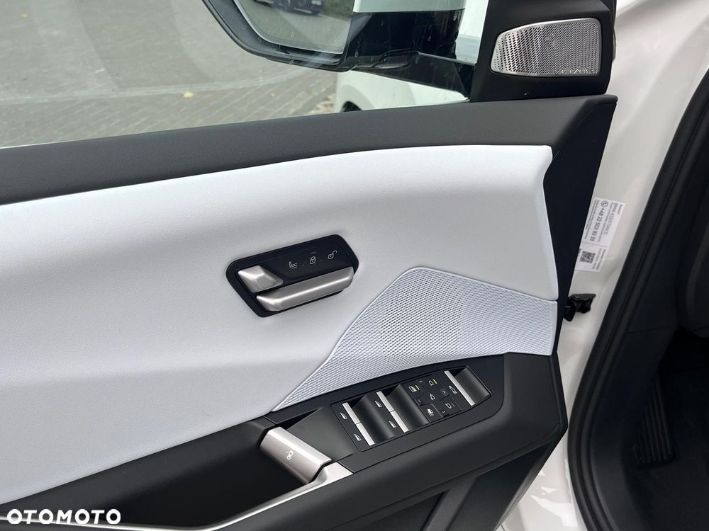 BMW iX3 40 - 16