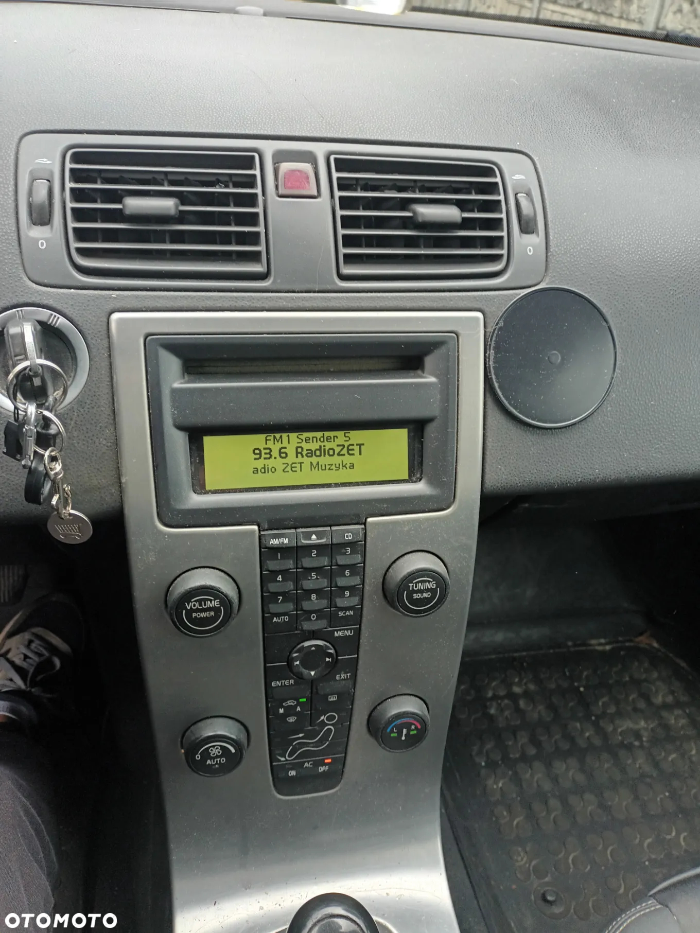 Volvo S40 1.8 - 12