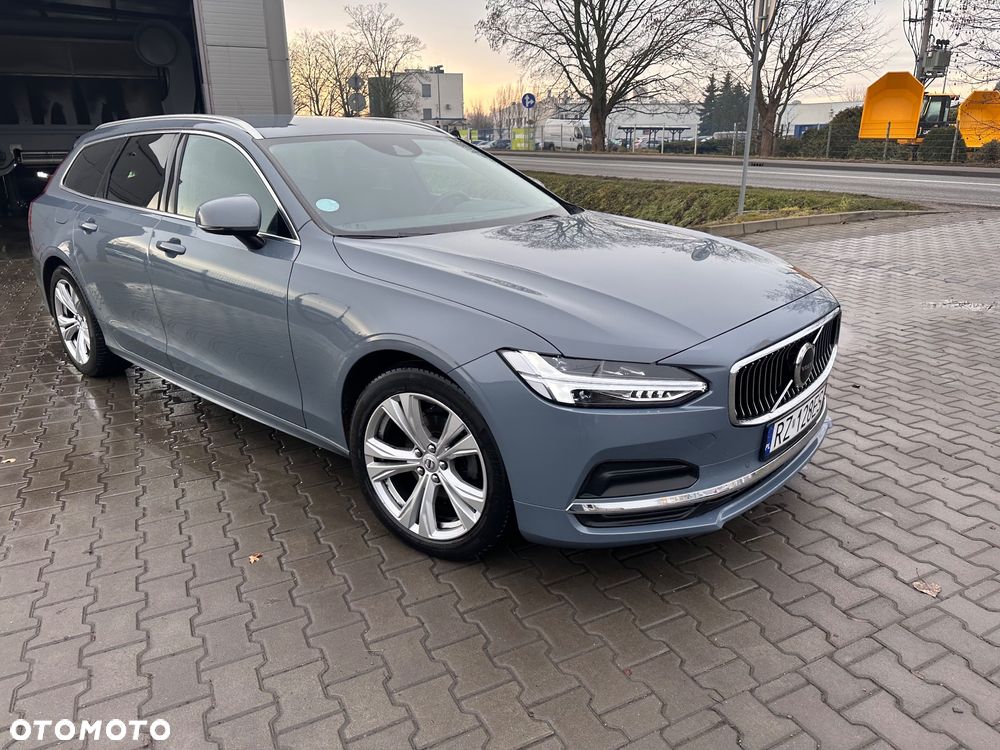 Volvo V90 D3 Momentum Pro - 4
