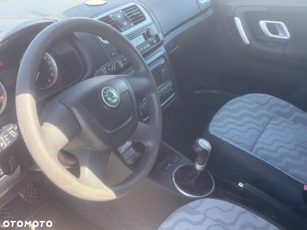 Skoda Fabia 1.2 HTP STYLE EDITION - 17
