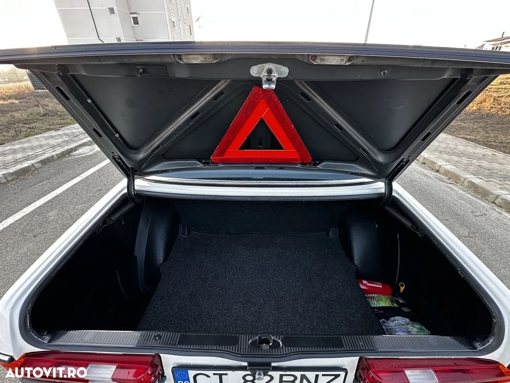 Mercedes-Benz W123 - 14