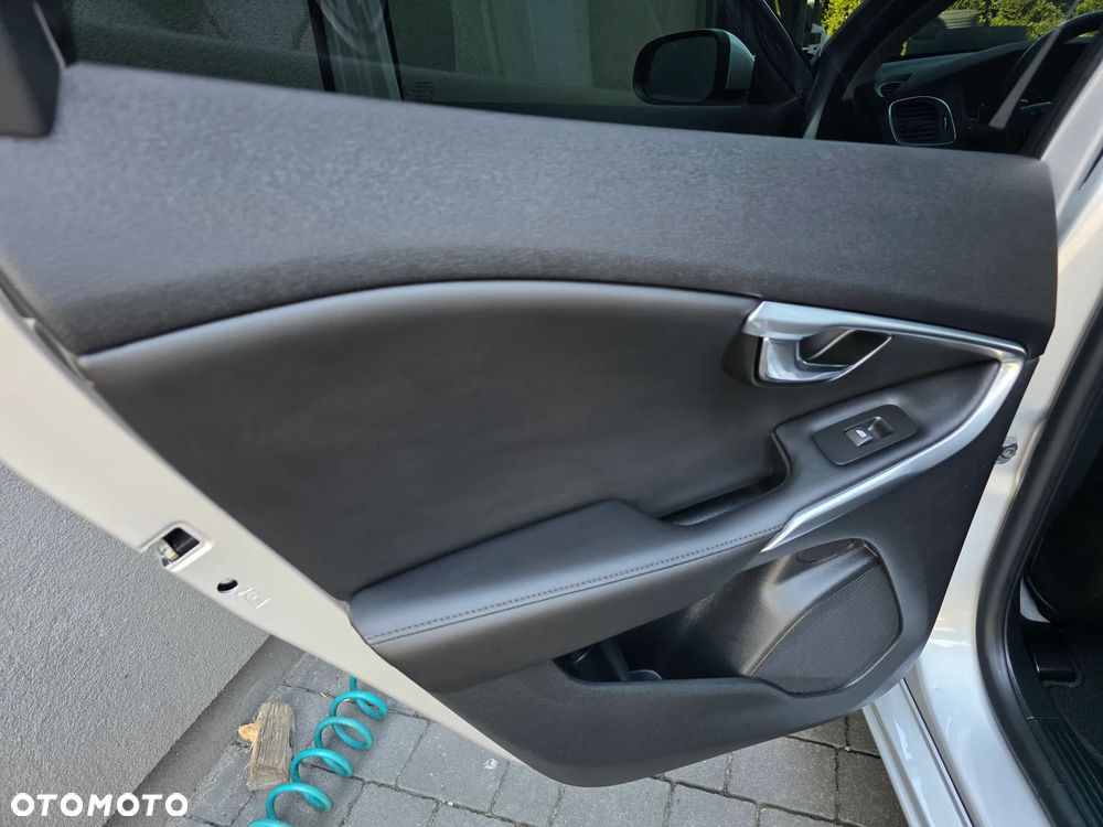 Volvo V40 D3 Geartronic Inscription - 24