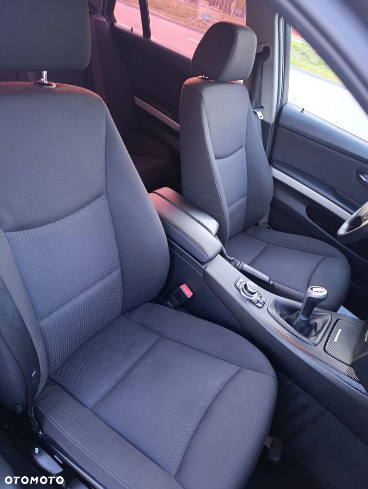BMW Seria 3 320d Efficient Dynamics Sport Line - 13
