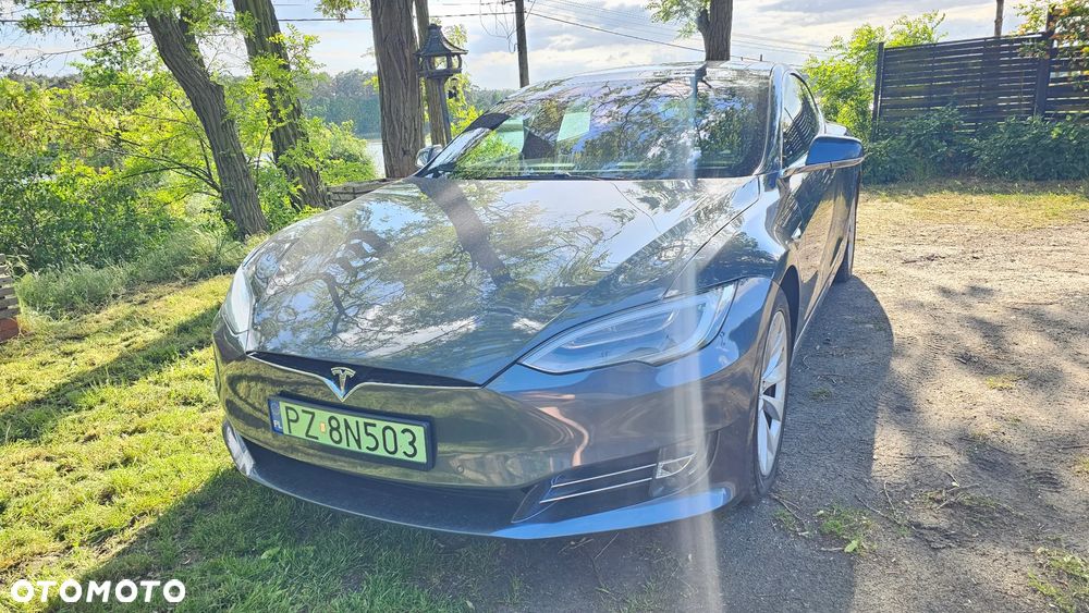 Tesla Model S - 12