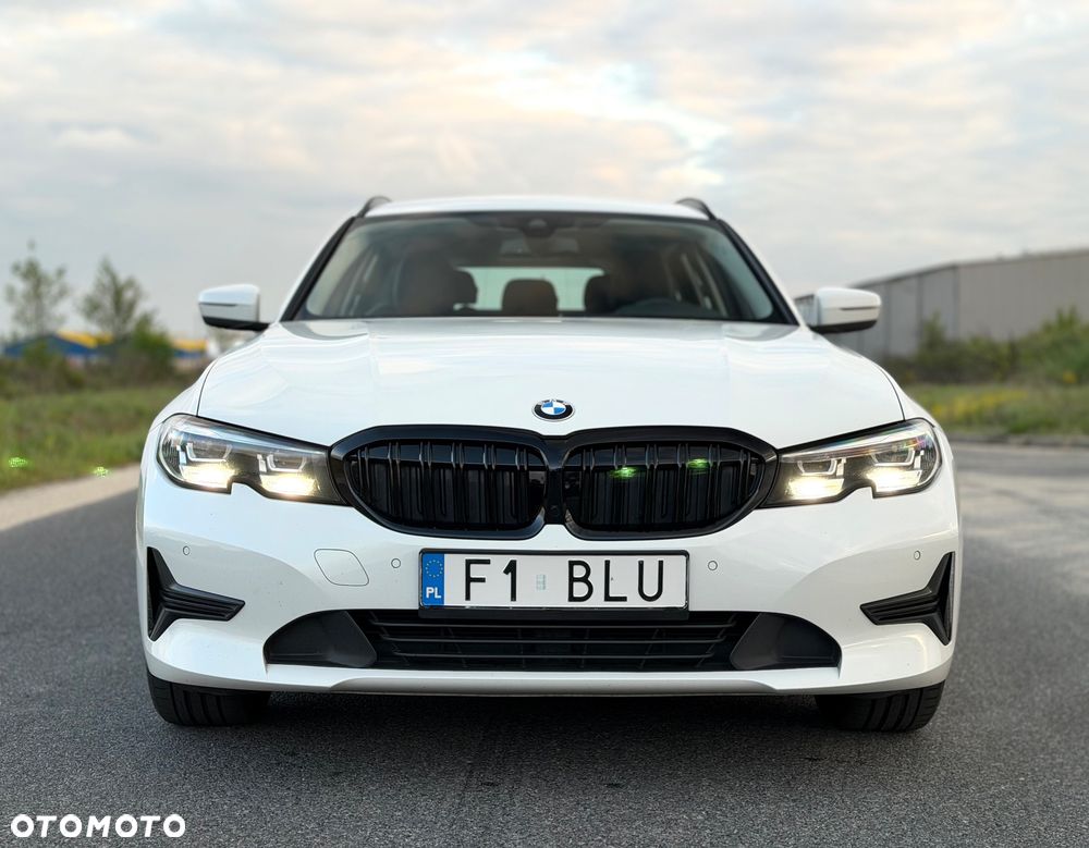 BMW Seria 3 320d Sport Line - 28