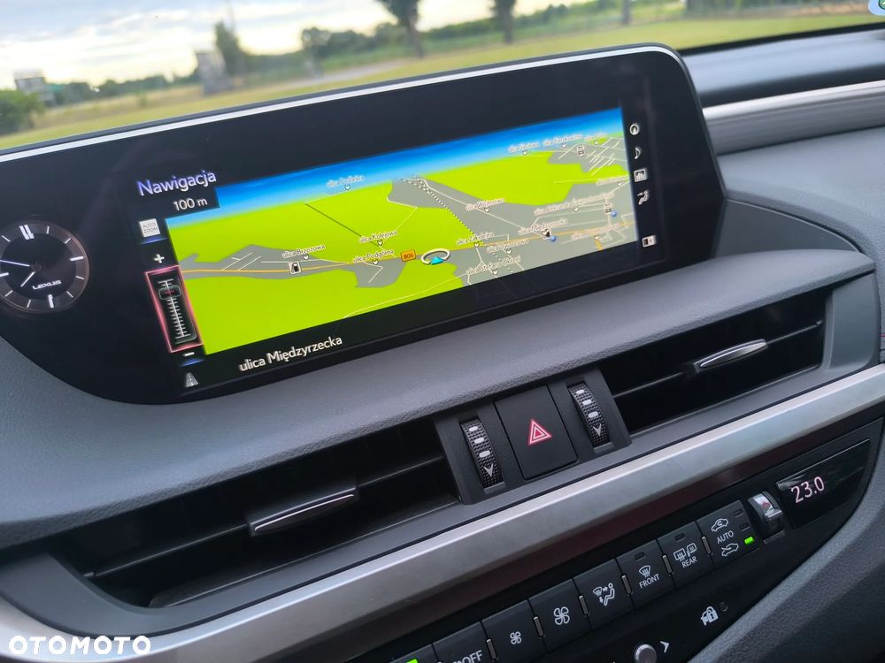 Lexus ES 300h F Sport Edition - 14