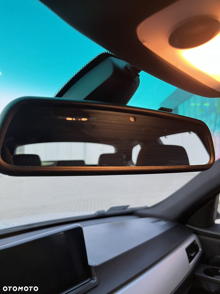 BMW Seria 3 318i - 13