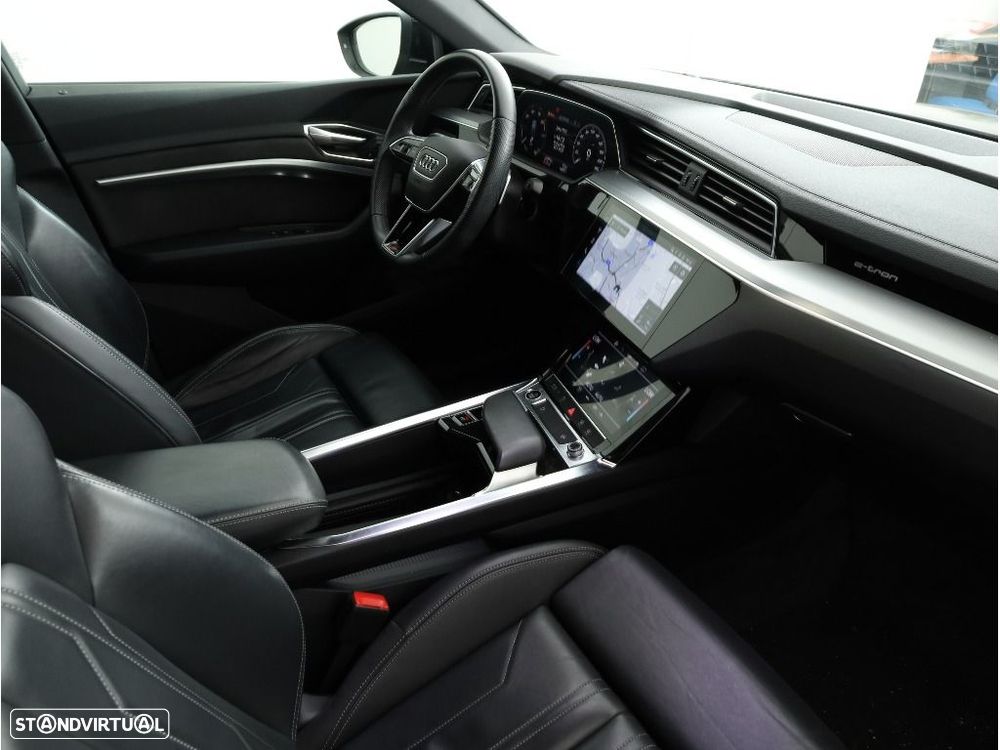 Audi Q8 e-tron 50 quattro S line — fotografia 14