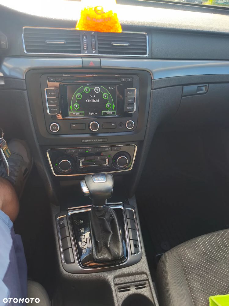 Skoda Superb 2.0 TDI Ambition DSG - 4