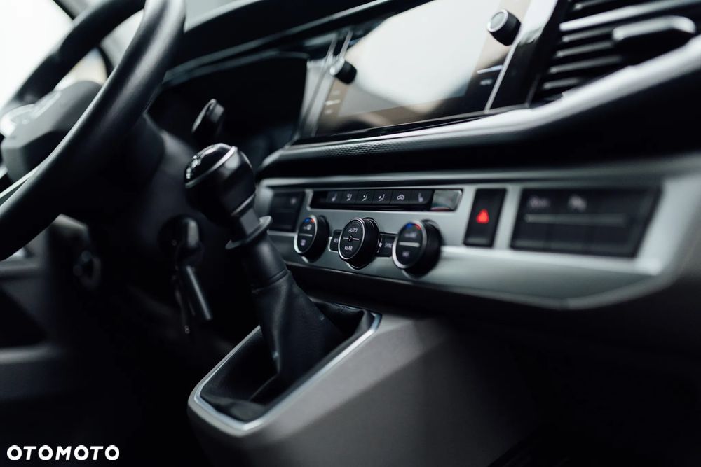 Volkswagen Caravelle - 19
