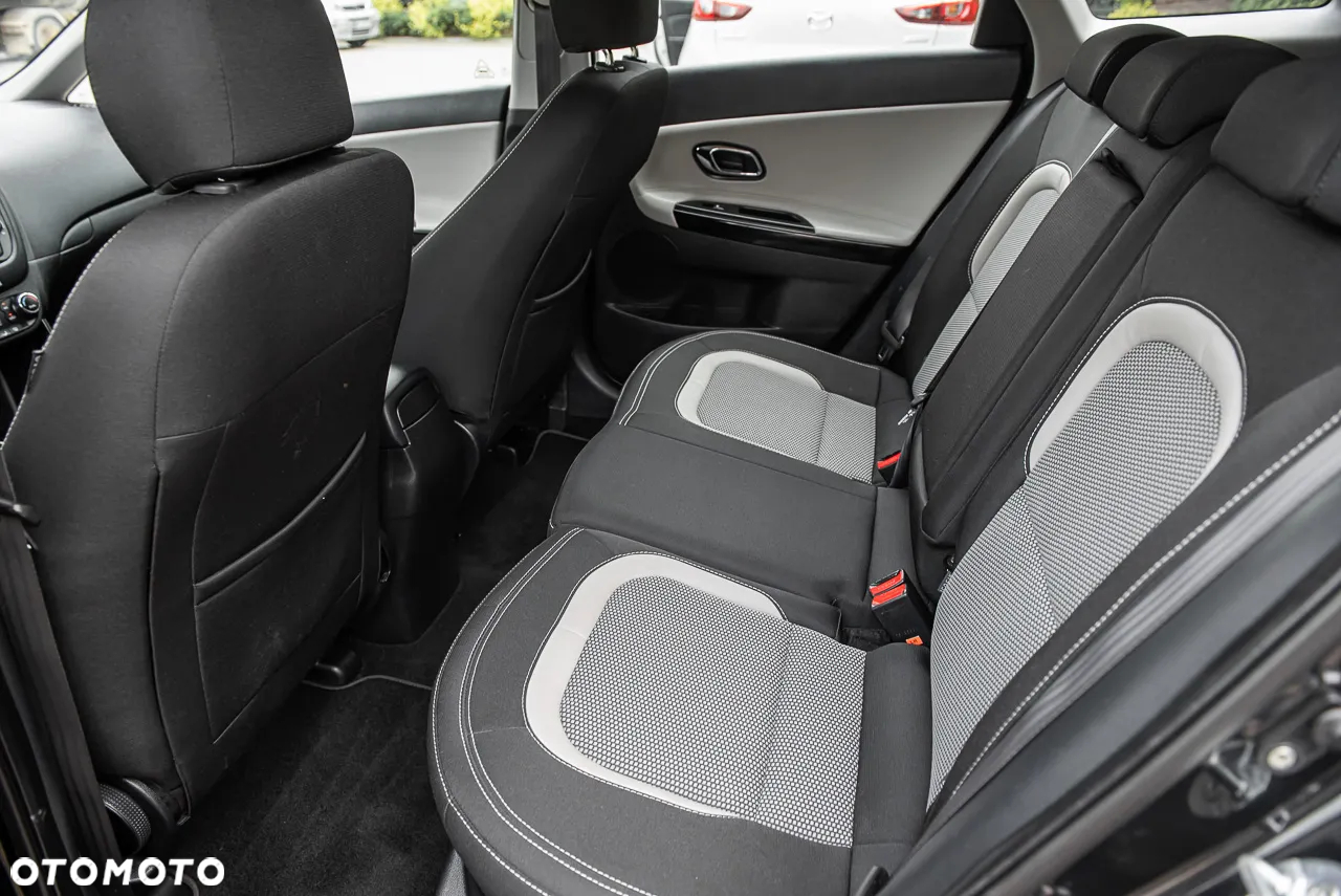 Kia Ceed - 27