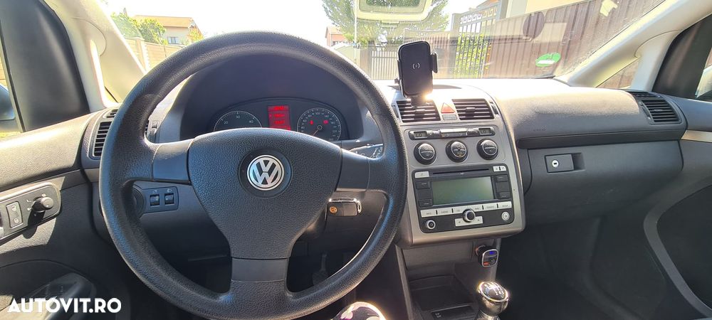 Volkswagen Touran 1.9 TDI DPF Conceptline - 11