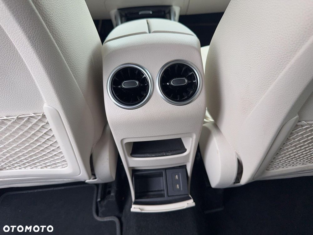 Mercedes-Benz GLB - 18