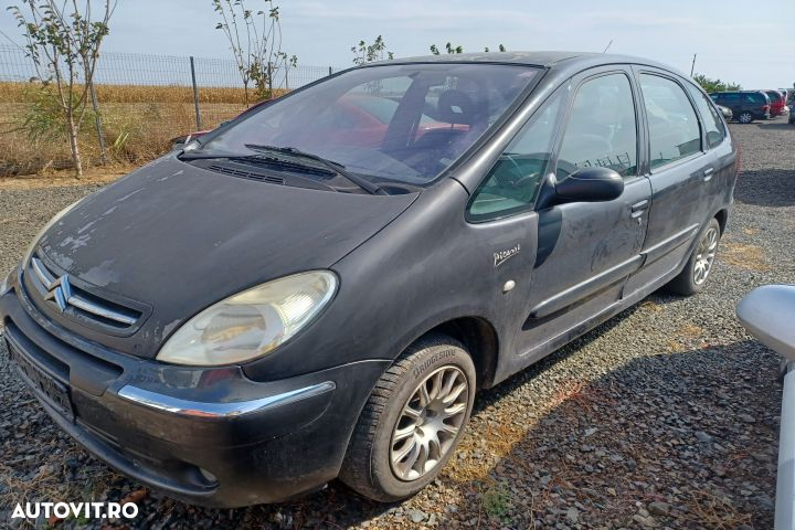 Rampa injectoare 9654592680 Citroen Xsara Picasso 1 [facelift] [2004 - 8