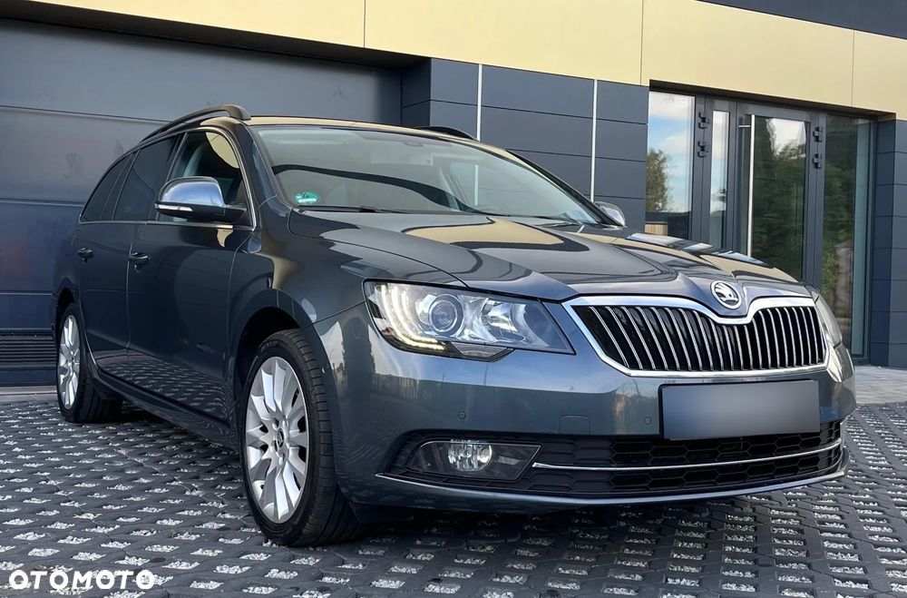 Skoda Superb 2.0 TDI DSG Exclusive - 3