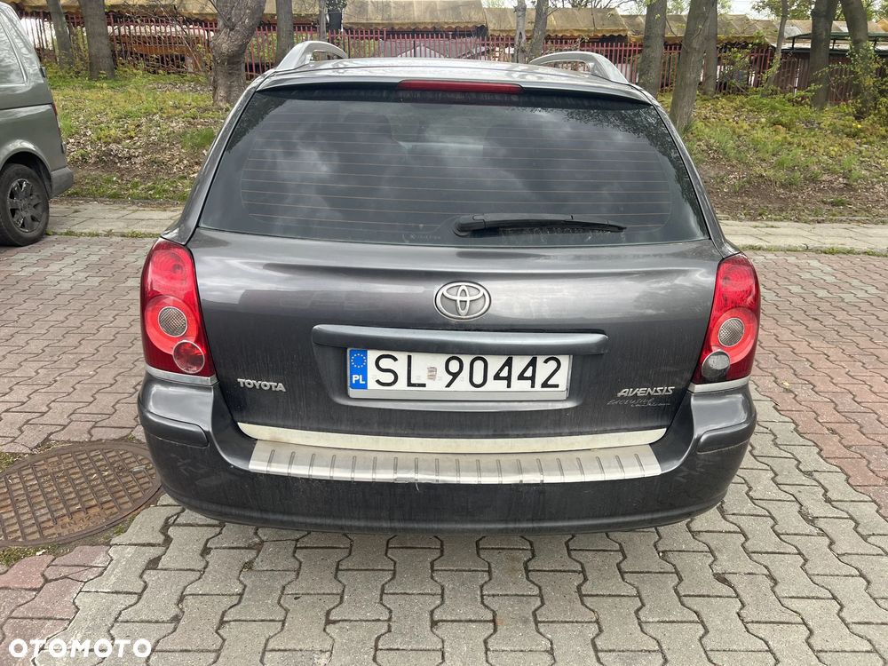 Toyota Avensis - 4