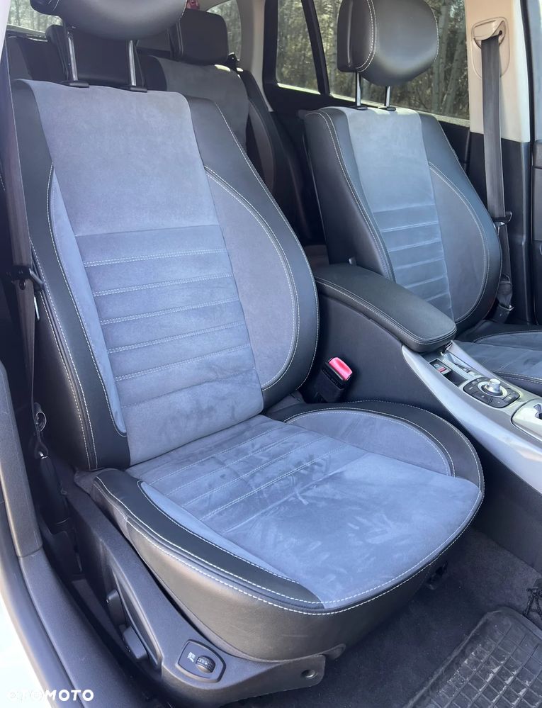 Renault Laguna 2.0 dCi Initiale ESM - 11