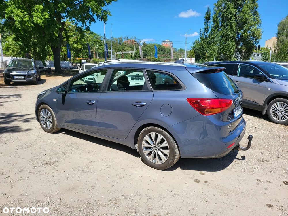 Kia Ceed - 4