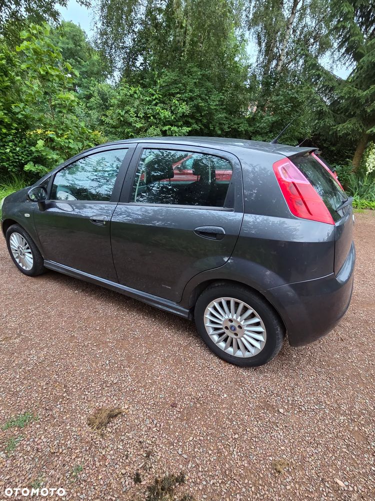 Fiat Punto 1.4 16V Dynamic - 4