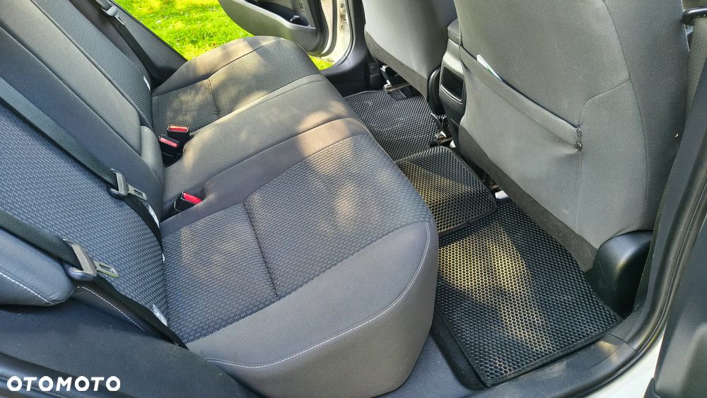 Toyota Corolla 1.4 D-4D Comfort - 16