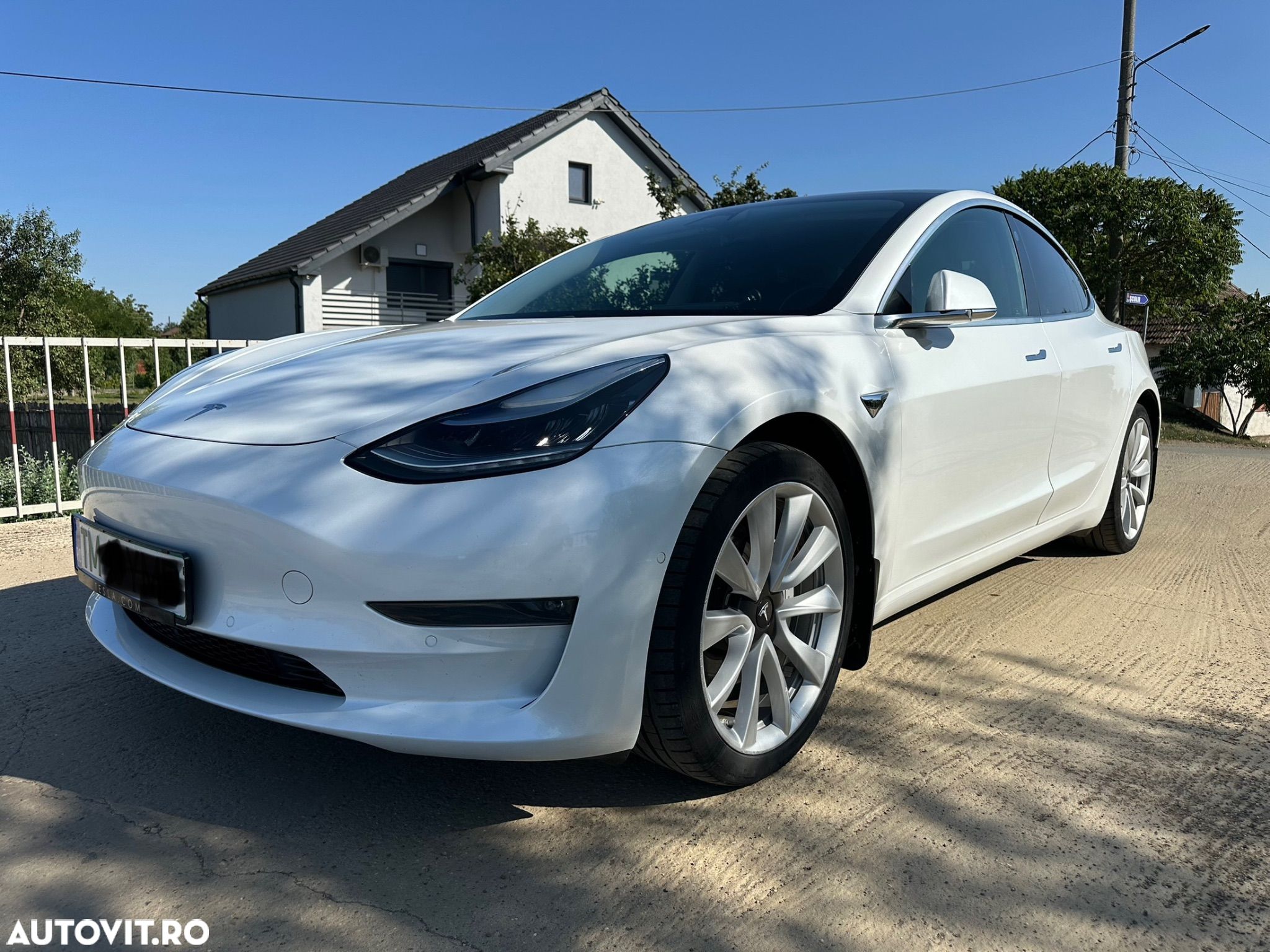 Tesla Model 3 Langstreckenbatterie Allradantrieb Dual Motor - 1