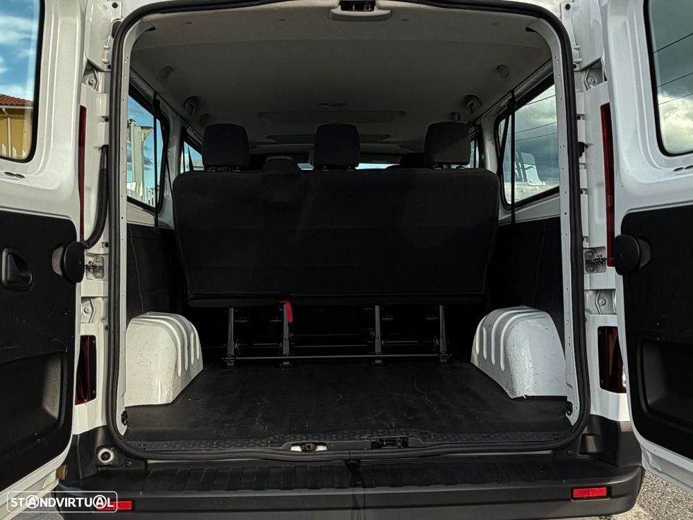 Renault Trafic 2.0 Blue dCi L2H1 IP - 11