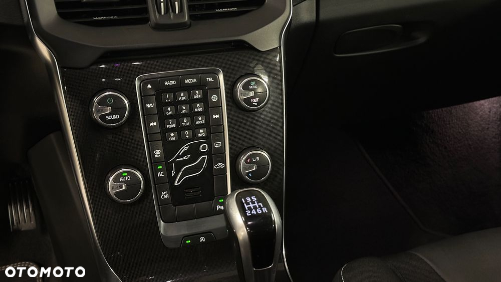 Volvo V40 - 20
