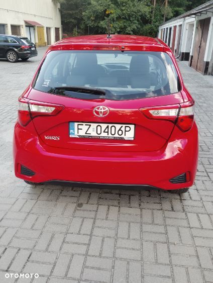 Toyota Yaris 1.5 Premium - 4