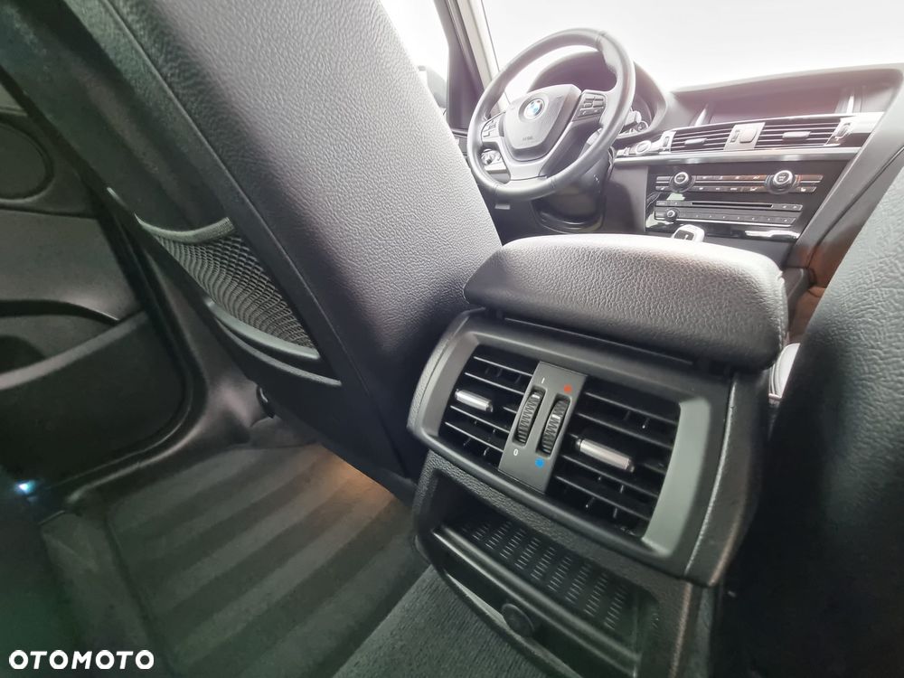 BMW X3 xDrive28i xLine - 16