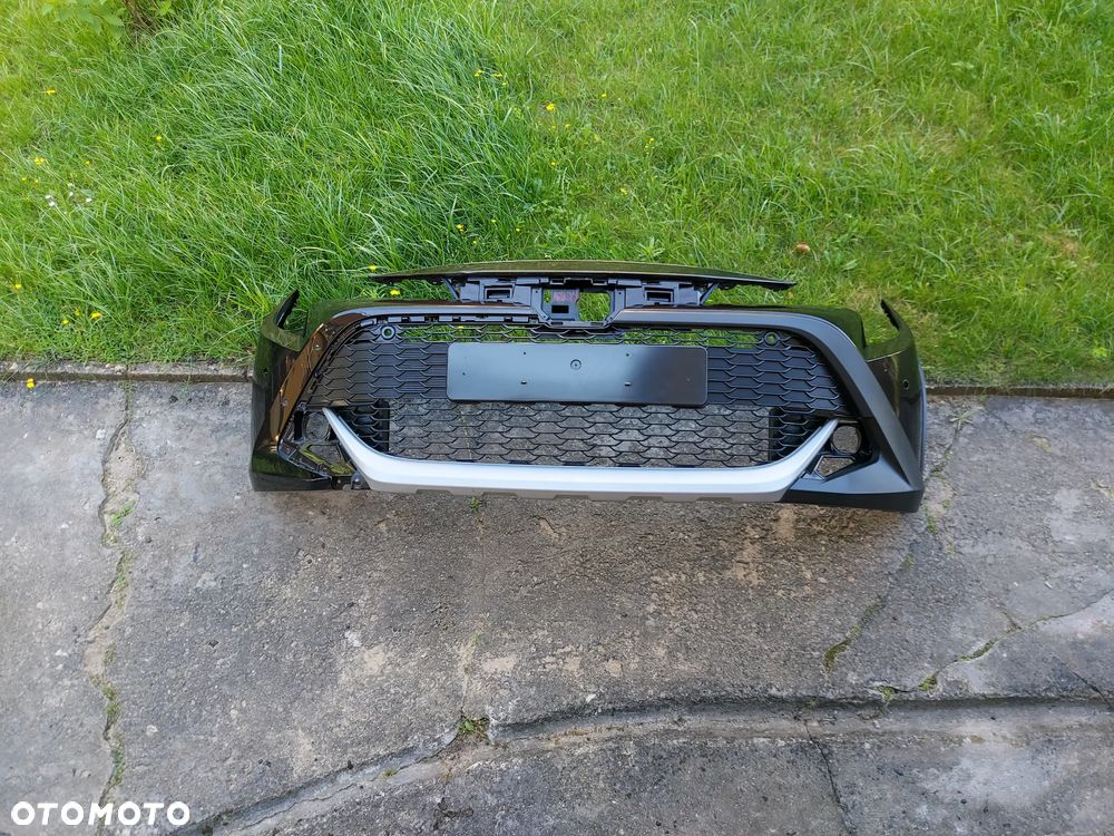 Toyota Corolla E21 Trek 19- TS Kombi Zderzak Przód