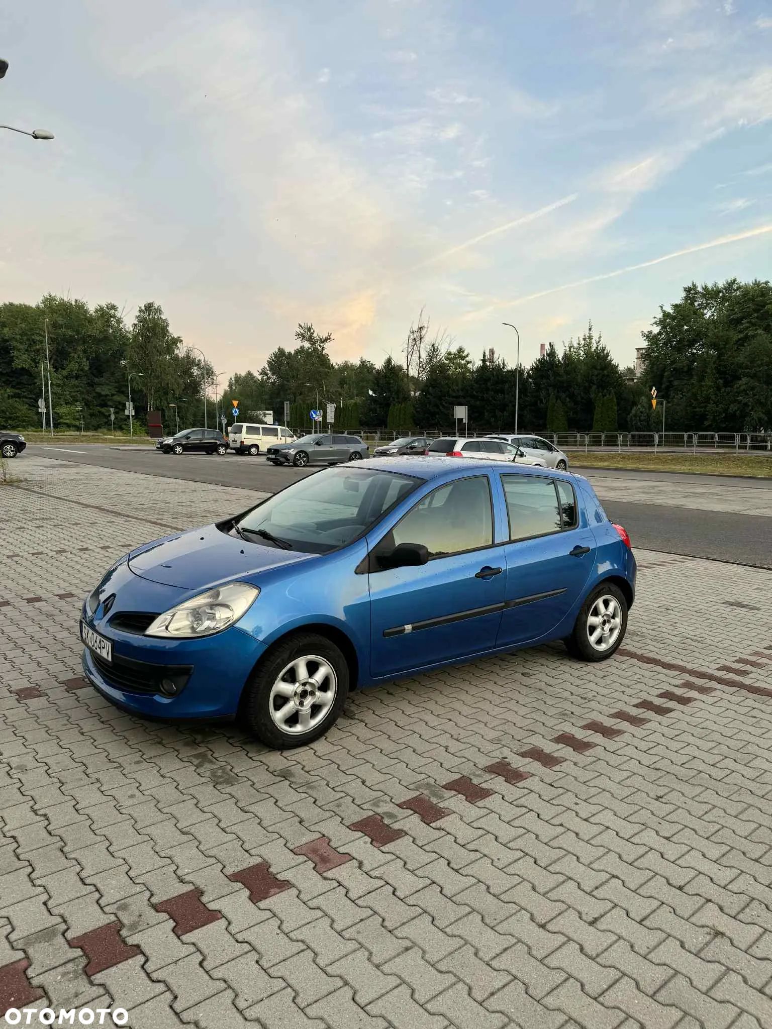 Renault Clio 1.2 16V Alize - 1