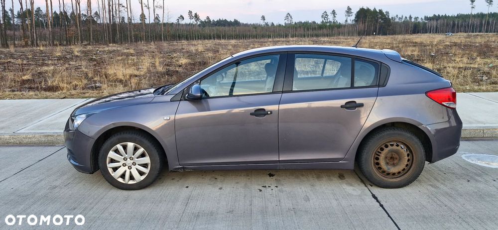 Chevrolet Cruze 1.6 LS - 10