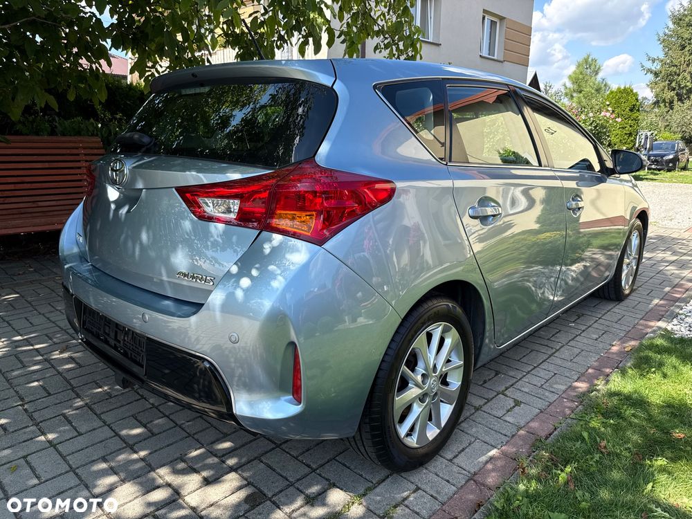 Toyota Auris 1.33 Dual-VVT-i Life Plus - 5