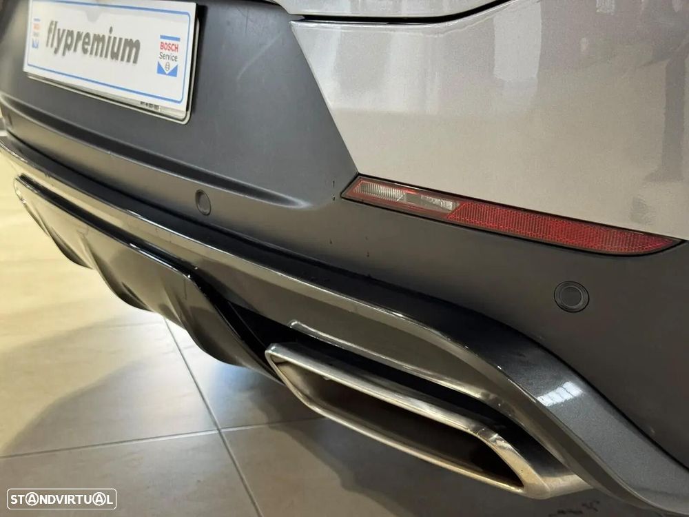 Land Rover Range Rover Sport 3.0 P440e Dynamic SE — fotografia 3