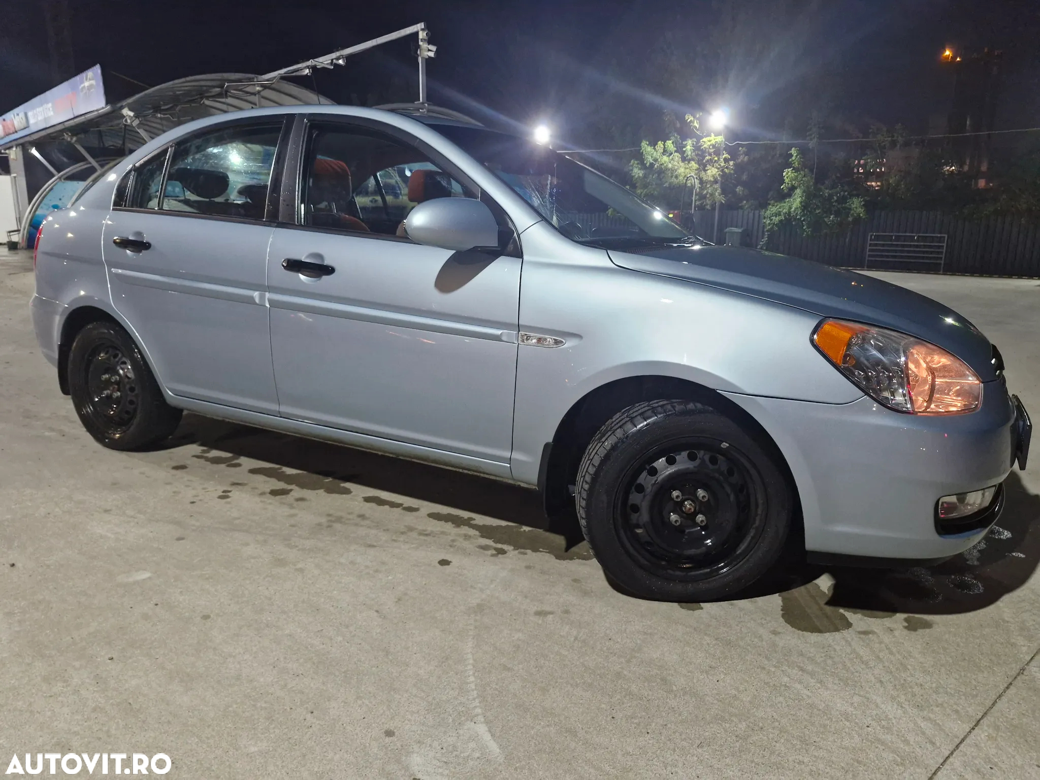 Hyundai Accent MC 1.4 DOHC 4DR GL PREMIUM - 17