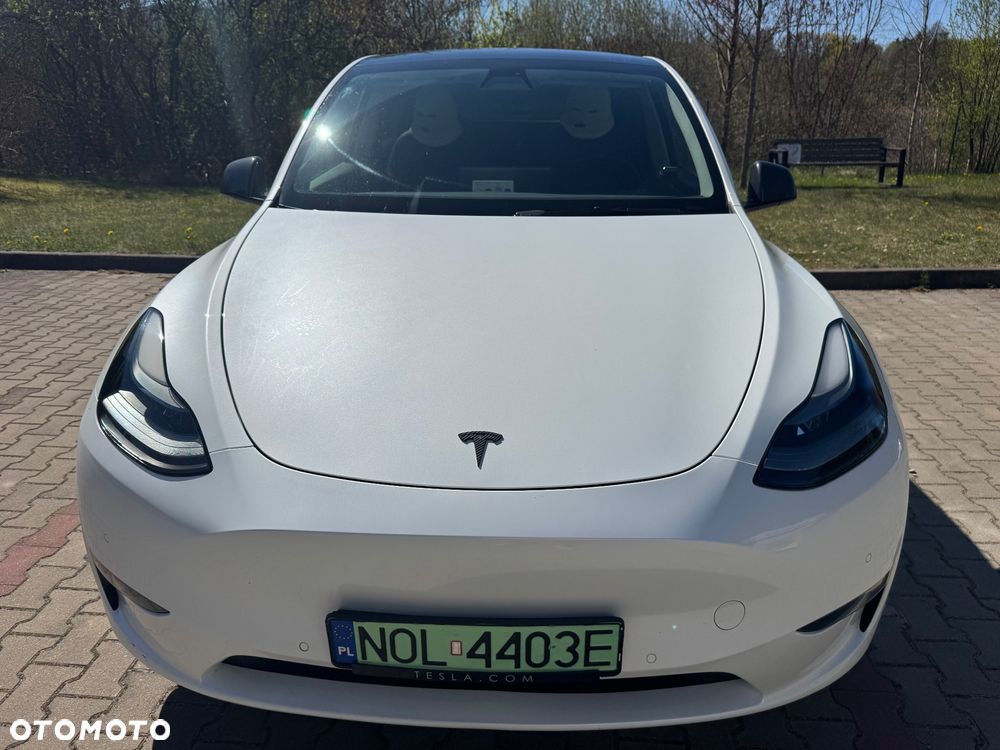 Tesla Model Y - 4