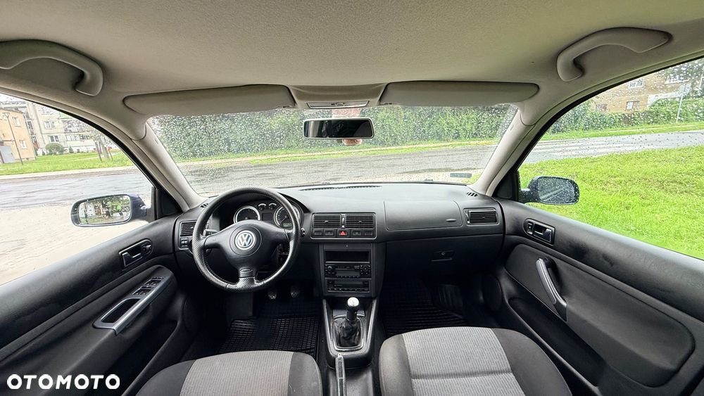 Volkswagen Golf - 8