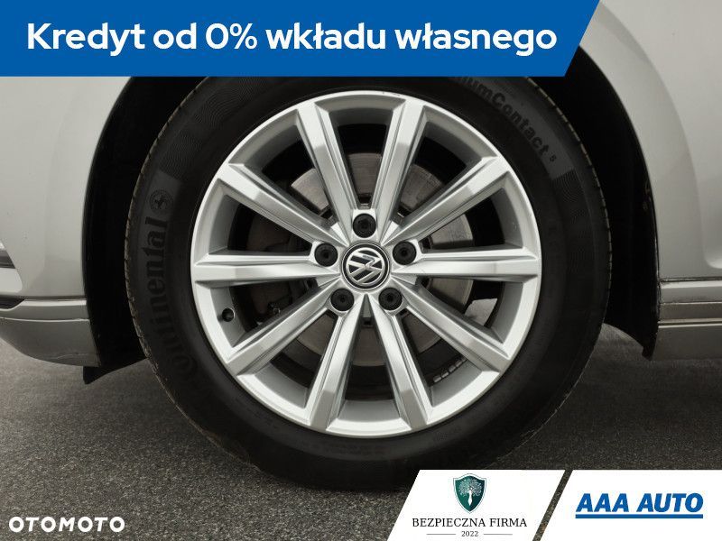 Volkswagen Passat - 13
