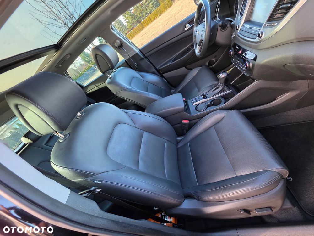 Hyundai Tucson 2.0 CRDI 4WD Automatik Premium - 29