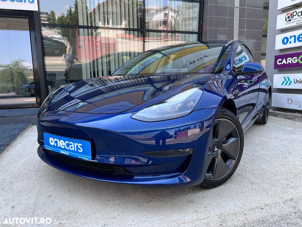Tesla Model 3 - 9