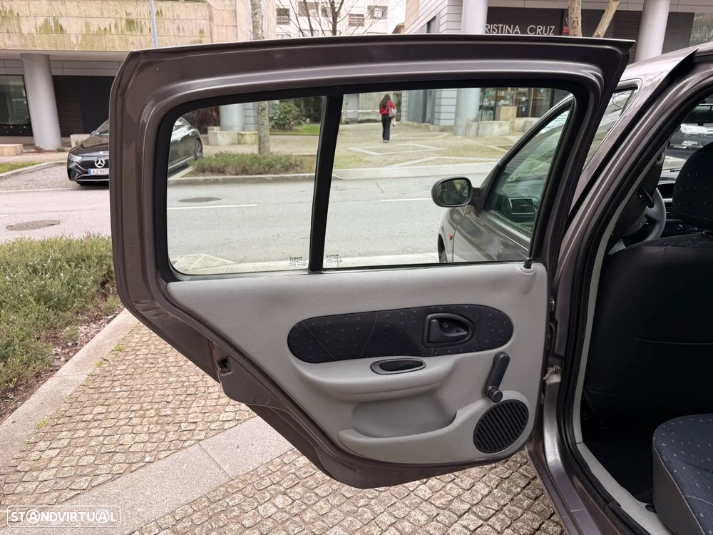 Renault Clio 1.2 16V Extreme - 14