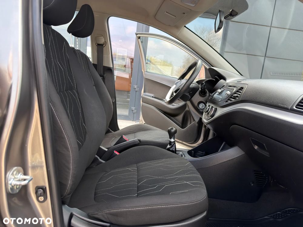 Kia Picanto 1.0 Fifa World Cup Edition - 25